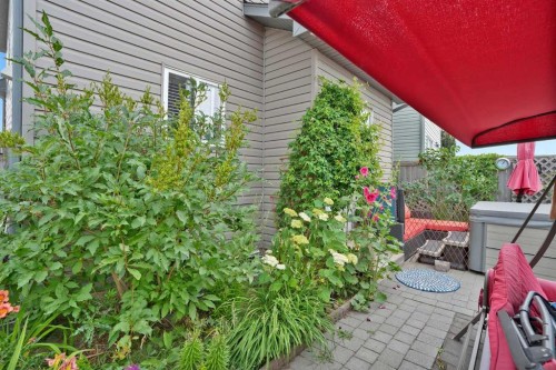 31 Walden Manor Se, Calgary, AB - Outdoor