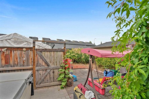 31 Walden Manor Se, Calgary, AB - Outdoor
