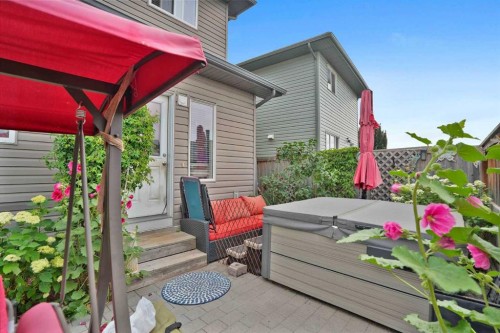 31 Walden Manor Se, Calgary, AB - Outdoor With Exterior