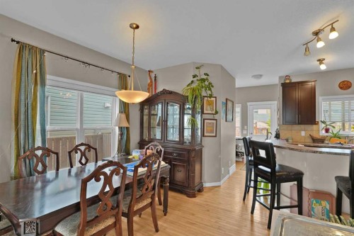 31 Walden Manor Se, Calgary, AB - Indoor Photo Showing Dining Room