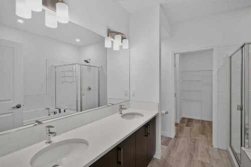 358 Marina Cove Se, Calgary, AB - Indoor Photo Showing Bathroom