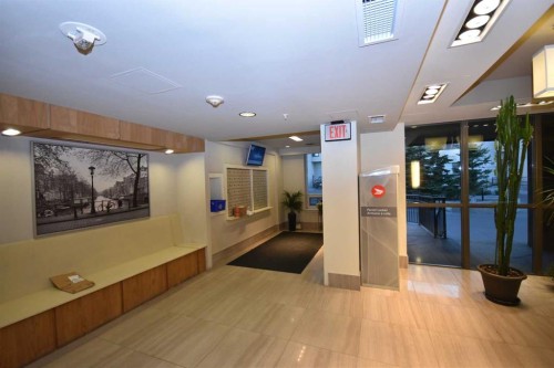 14605 Shawnee Gate Sw, Calgary, AB - Indoor