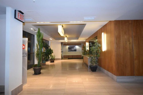 14605 Shawnee Gate Sw, Calgary, AB - Indoor Photo Showing Other Room