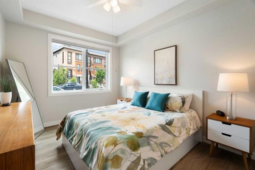 3109-80 Greenbriar Place Nw, Calgary, AB - Indoor Photo Showing Bedroom