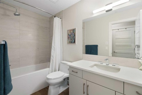 3109-80 Greenbriar Place Nw, Calgary, AB - Indoor Photo Showing Bathroom