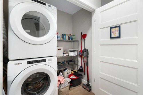 3109-80 Greenbriar Place Nw, Calgary, AB - Indoor Photo Showing Laundry Room
