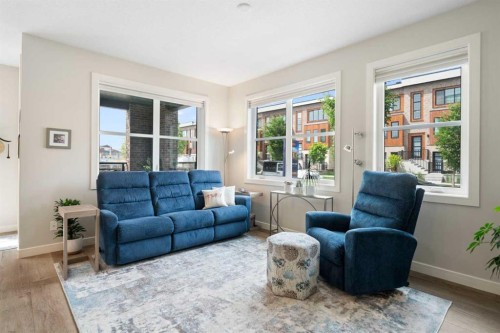 3109-80 Greenbriar Place Nw, Calgary, AB - Indoor Photo Showing Living Room