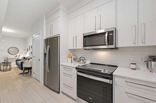 9941 Huxbury Drive Ne, Calgary, AB - Indoor Photo Showing Kitchen With Upgraded Kitchen