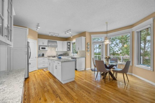 207 Hamptons Drive Nw, Calgary, AB - Indoor