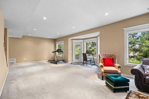 207 Hamptons Drive Nw, Calgary, AB - Indoor