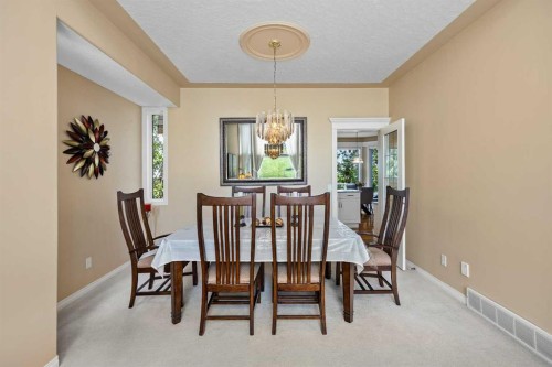 207 Hamptons Drive Nw, Calgary, AB - Indoor Photo Showing Dining Room