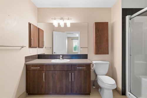 2208-15 Sunset Square, Cochrane, AB - Indoor Photo Showing Bathroom