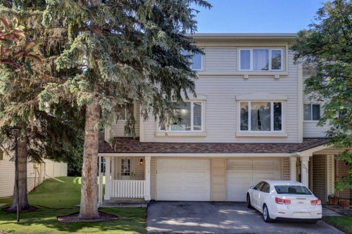 738 Queenston Terrace Se, Calgary, AB - Outdoor