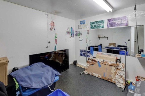 738 Queenston Terrace Se, Calgary, AB - Indoor