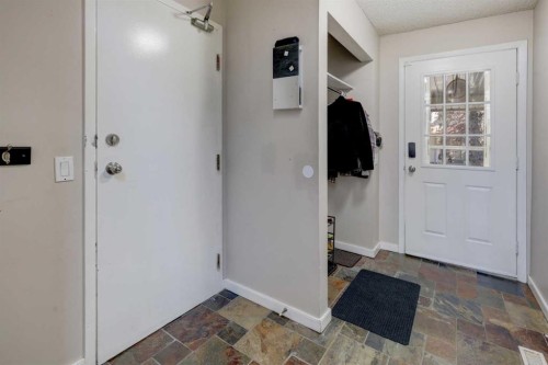 738 Queenston Terrace Se, Calgary, AB - Indoor Photo Showing Other Room