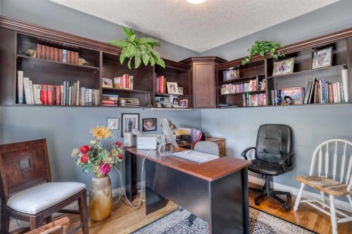 61 River Heights View, Cochrane, AB - Indoor Photo Showing Office