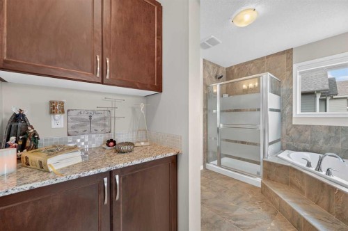 131 Cranarch Crescent Se, Calgary, AB - Indoor Photo Showing Bathroom