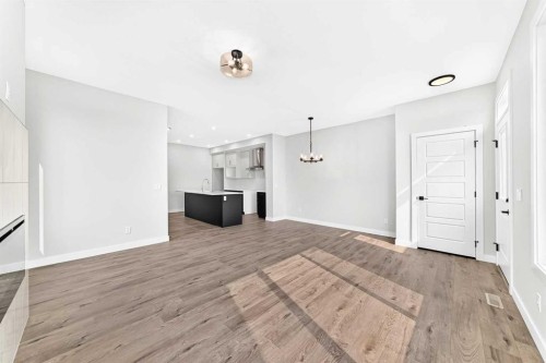 186 Lanark Gate Se, Airdrie, AB - Indoor Photo Showing Other Room