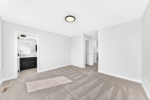 186 Lanark Gate Se, Airdrie, AB - Indoor Photo Showing Other Room