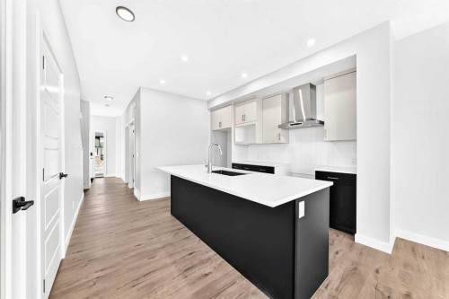 186 Lanark Gate Se, Airdrie, AB - Indoor Photo Showing Kitchen