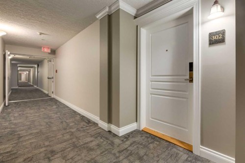 302-59 22 Avenue Sw, Calgary, AB - Indoor Photo Showing Other Room