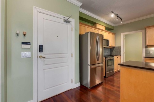 302-59 22 Avenue Sw, Calgary, AB - Indoor Photo Showing Kitchen With Stainless Steel Kitchen