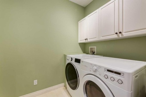 302-59 22 Avenue Sw, Calgary, AB - Indoor Photo Showing Laundry Room