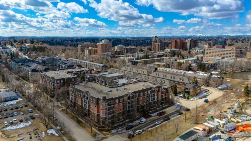302-59 22 Avenue Sw, Calgary, AB - Outdoor With View