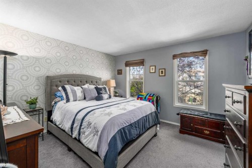 176 Chaparral Ridge Circle Se, Calgary, AB - Indoor Photo Showing Bedroom
