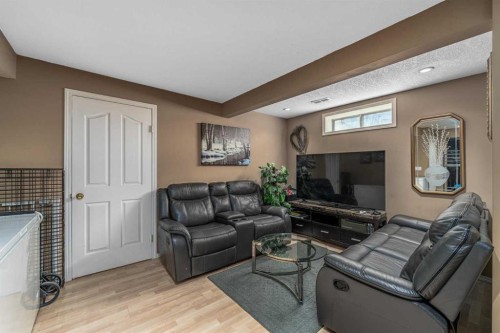 176 Chaparral Ridge Circle Se, Calgary, AB - Indoor Photo Showing Other Room