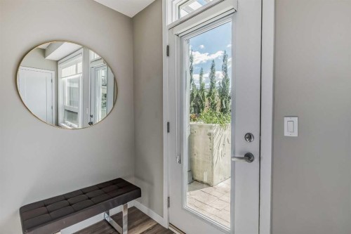 8539 8A Avenue Sw, Calgary, AB - Indoor Photo Showing Other Room