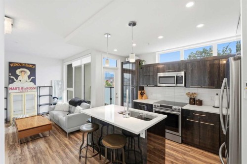 304-317 22 Avenue Sw, Calgary, AB - Indoor Photo Showing Kitchen With Upgraded Kitchen