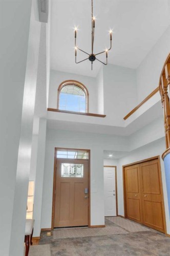 359 Schubert Place Nw, Calgary, AB - Indoor Photo Showing Other Room