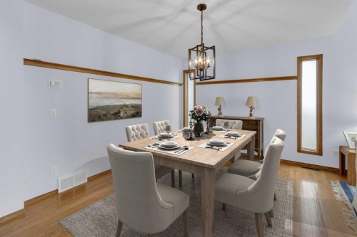 359 Schubert Place Nw, Calgary, AB - Indoor Photo Showing Dining Room