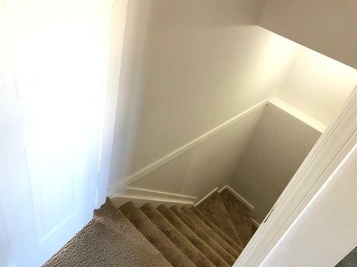 4820 60 Street, Calgary, AB - Indoor Photo Showing Other Room