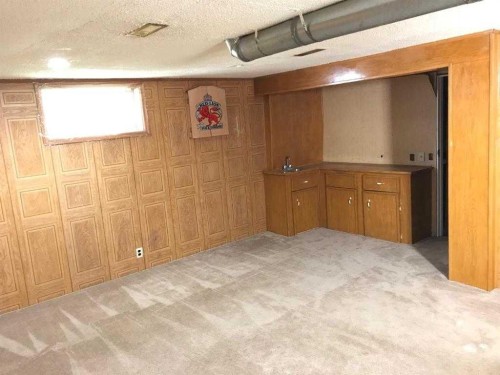4820 60 Street, Calgary, AB - Indoor
