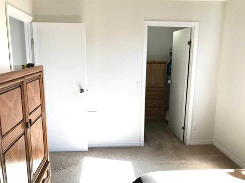 4820 60 Street, Calgary, AB - Indoor