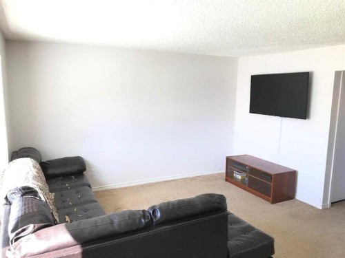 4820 60 Street, Calgary, AB - Indoor