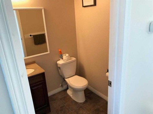 4820 60 Street, Calgary, AB - Indoor Photo Showing Bathroom