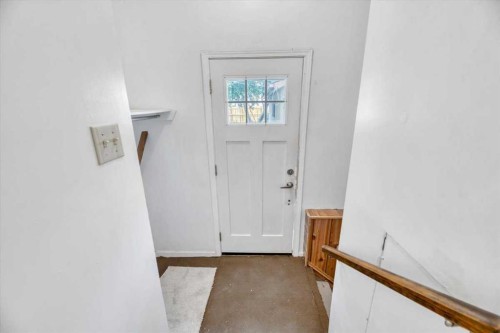 19 Windsor Place, Strathmore, AB - Indoor Photo Showing Other Room