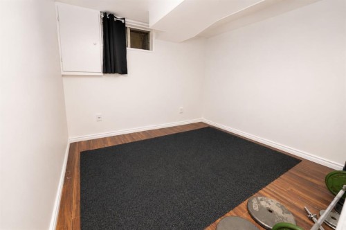 6527 Huntsbay Road Nw, Calgary, AB - Indoor Photo Showing Other Room