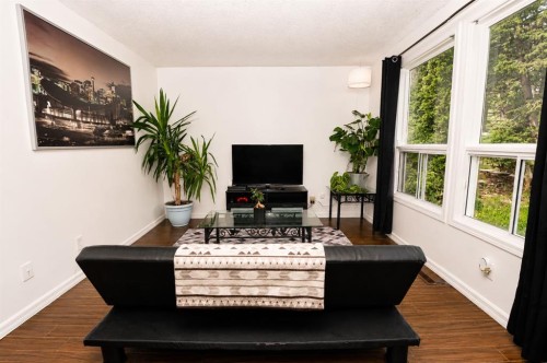 6527 Huntsbay Road Nw, Calgary, AB - Indoor