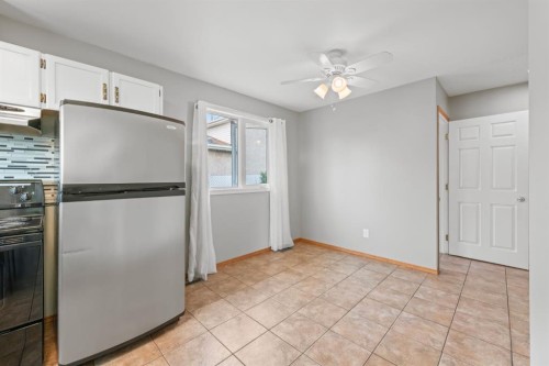14538 37 Street Nw, Edmonton, AB - Indoor Photo Showing Kitchen