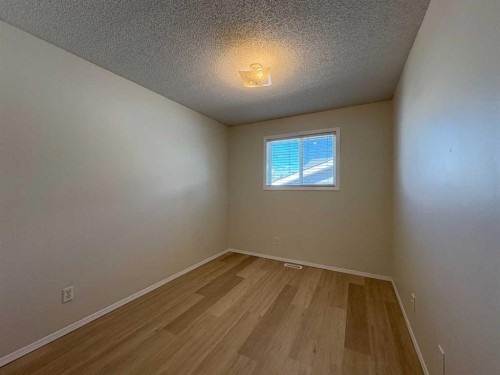 228 Erin Woods Drive Se, Calgary, AB - Indoor Photo Showing Other Room