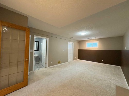 228 Erin Woods Drive Se, Calgary, AB - Indoor