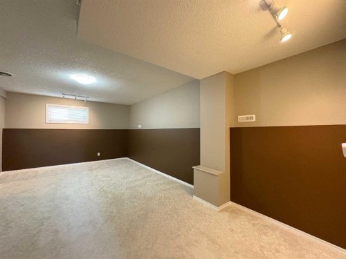 228 Erin Woods Drive Se, Calgary, AB - Indoor