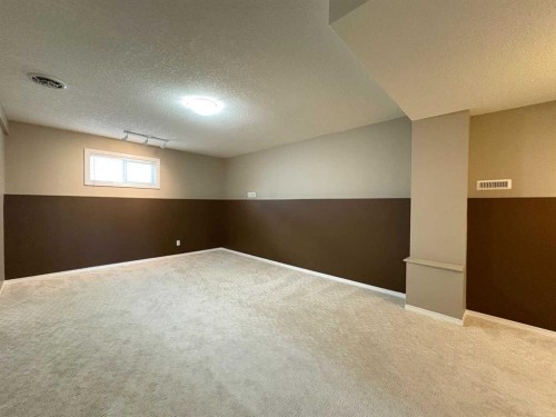 228 Erin Woods Drive Se, Calgary, AB - Indoor