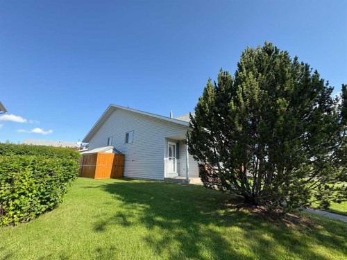 228 Erin Woods Drive Se, Calgary, AB - Outdoor