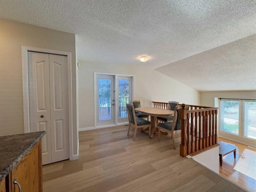 228 Erin Woods Drive Se, Calgary, AB - Indoor Photo Showing Dining Room