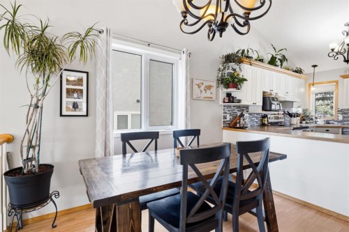 6206 Davis Place, Olds, AB - Indoor Photo Showing Dining Room